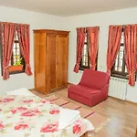 Enchevite Strannopriemnitsi Guest house 3*