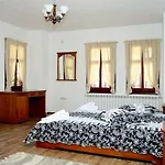 Enchevite Strannopriemnitsi Zlatograd