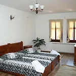 Guest house Enchevite Strannopriemnitsi Zlatograd
