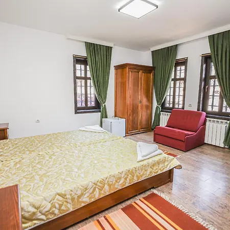 Enchevite Strannopriemnitsi Pensionat Zlatograd