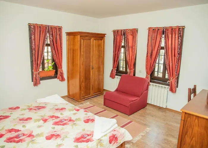 Enchevite Strannopriemnitsi Pensionat 3*