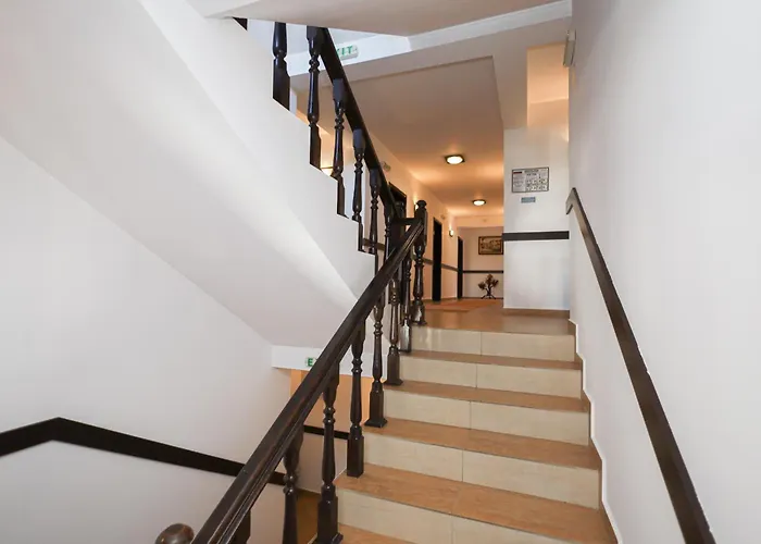 Enchevite Strannopriemnitsi Zlatograd