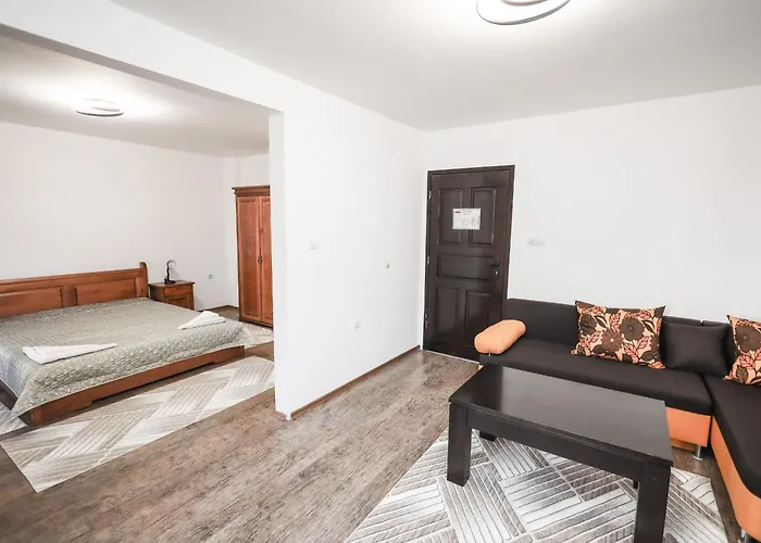 Enchevite Strannopriemnitsi Pensionat