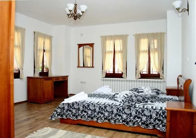 Enchevite Strannopriemnitsi Zlatograd